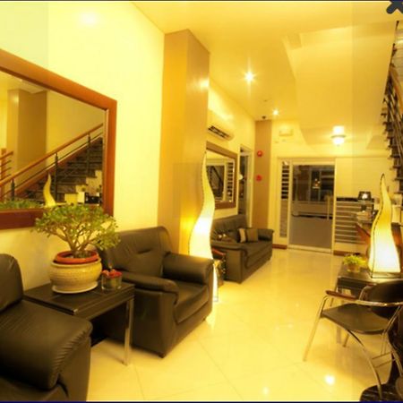 Avitel Hotel Макати Экстерьер фото