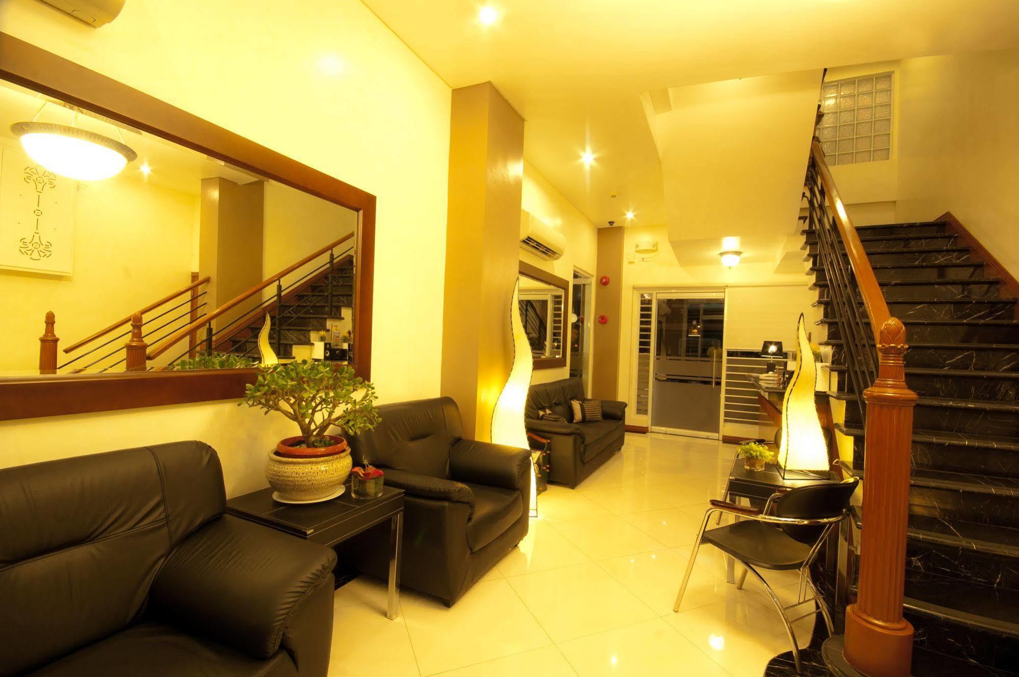 Avitel Hotel Макати Экстерьер фото
