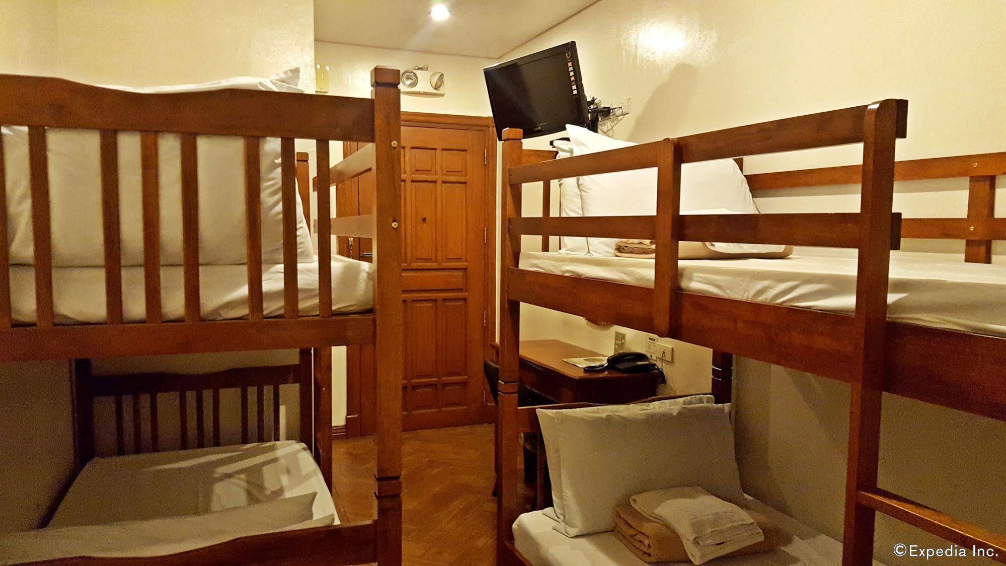 Avitel Hotel Макати Экстерьер фото
